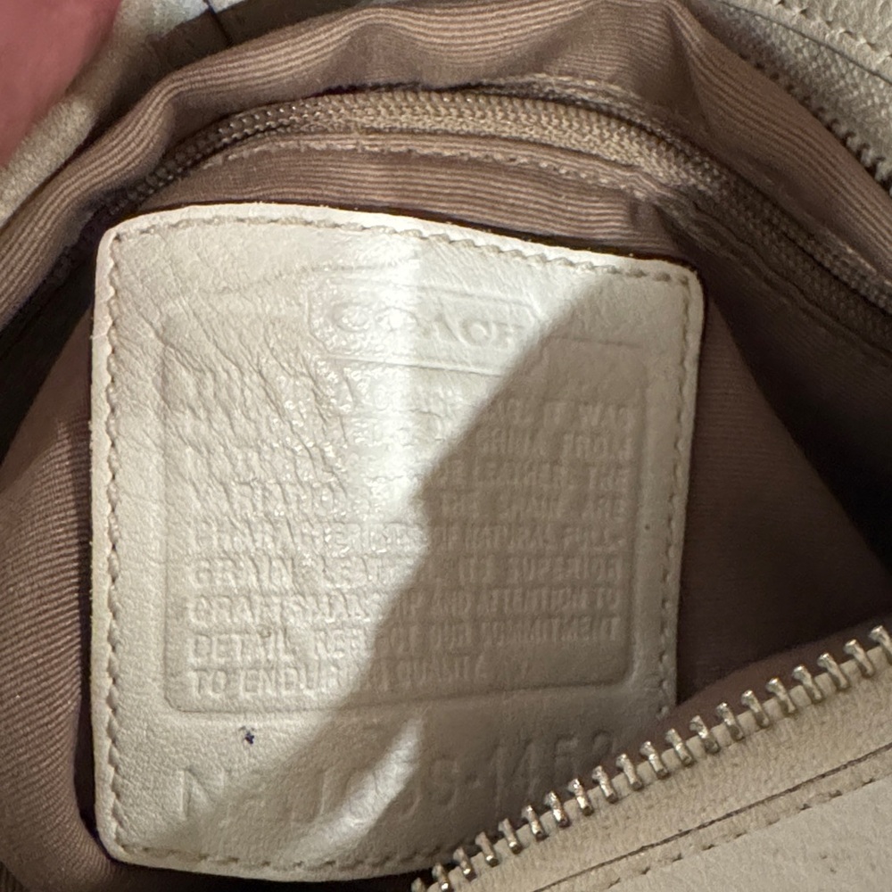 Coach Off-White Leather Shoulder Bag - Picture 2 of 6